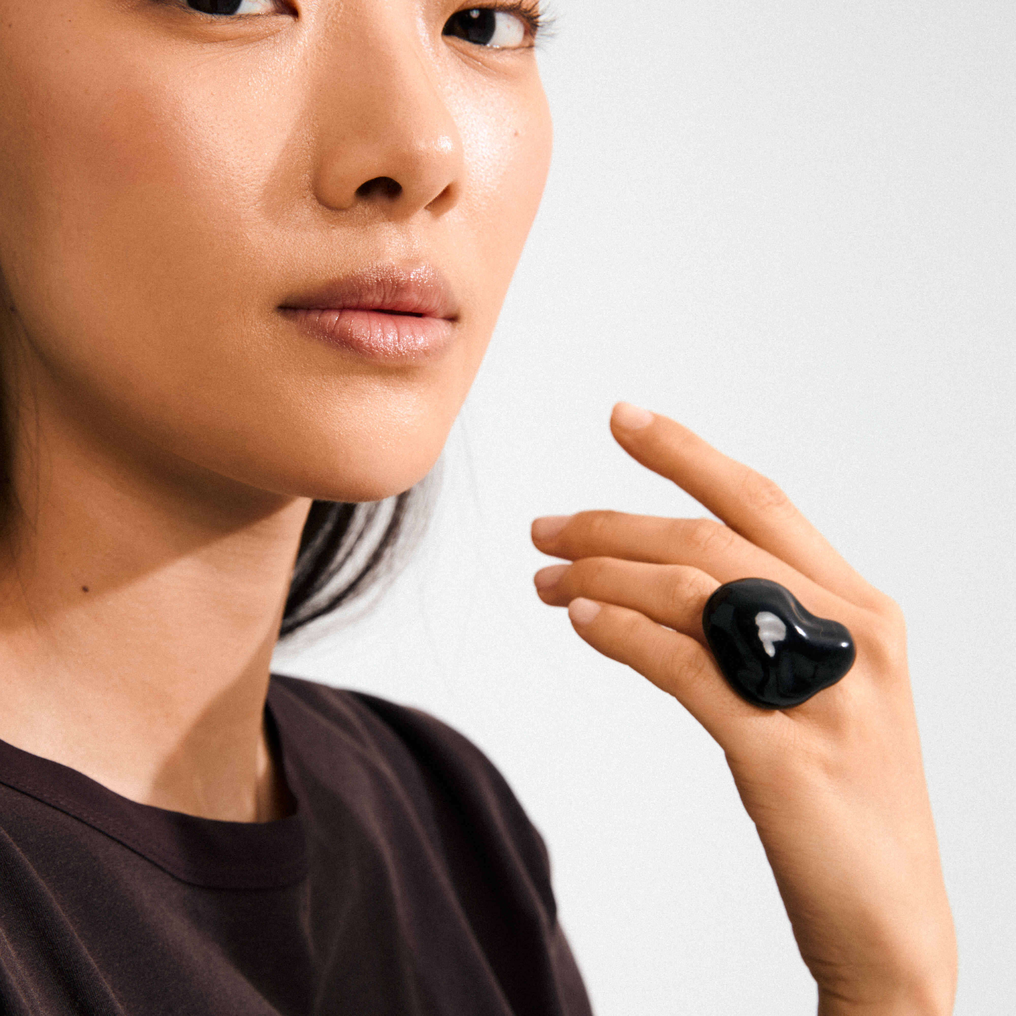 LIAN recycled acrylic ring black - Image 3